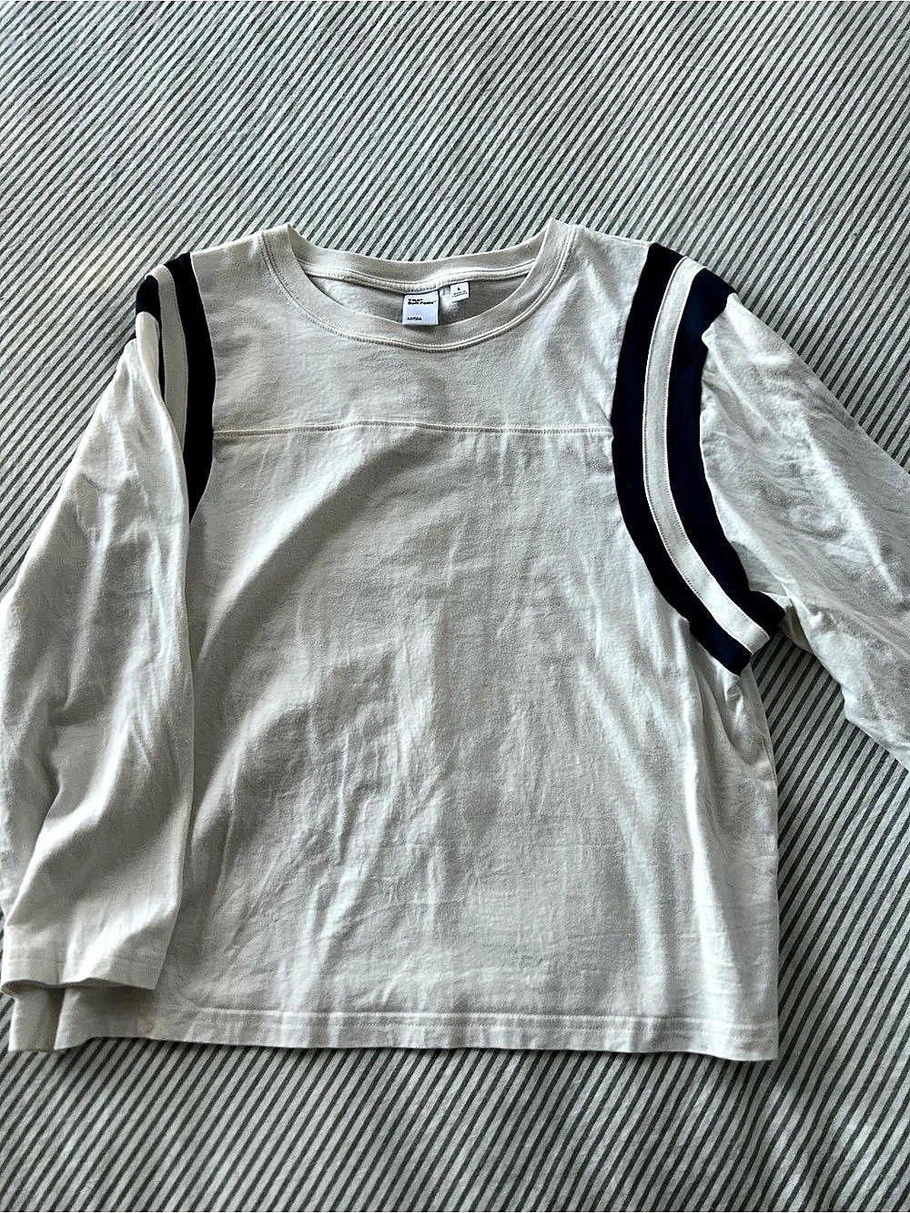 Aritzia Tna Soft Feels Varsity Long Sleeve Tee White & Navy